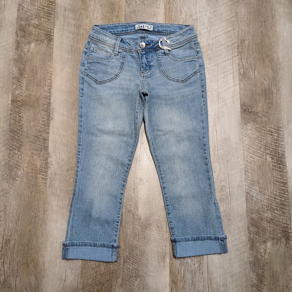 l.e.i.. Ashley Lowrise Capris